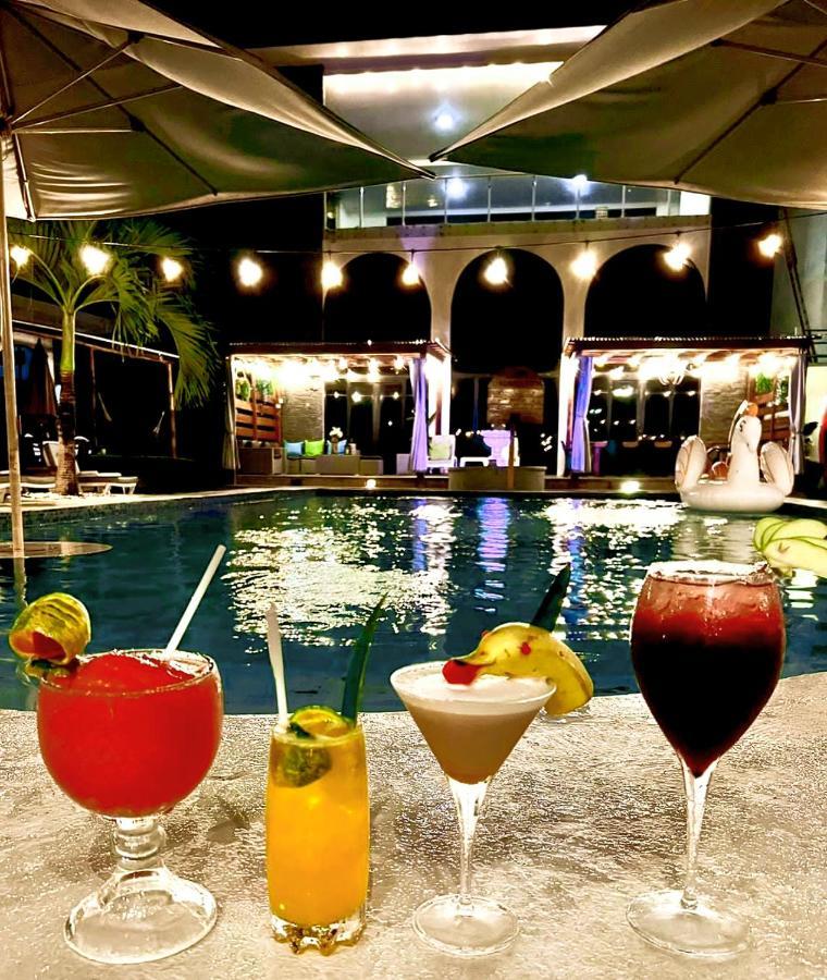 Show Pony Beach Resort And Suites Las Lajas  Exterior photo